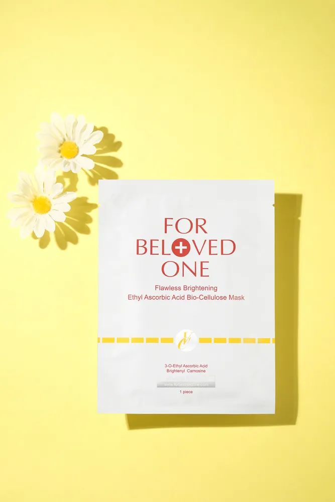 宠爱之名白无瑕美白精华,欧莱雅金致臻颜小金牌粉底液测评