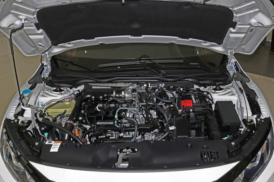 简述4门5座紧凑型轿跑本田思域,本田思域在紧凑型轿车里怎么样