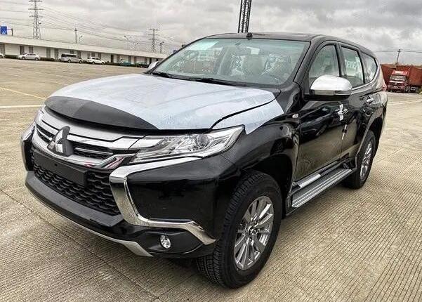 最新款三菱帕杰罗越野性能,一代战神三菱帕杰罗速跑