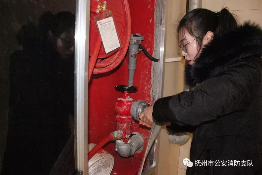 瑙佺伀涓嶆厡鎶墜灏辩伃,瑙佺伀涓嶆厡鎶墜灏辨墦瑙嗛