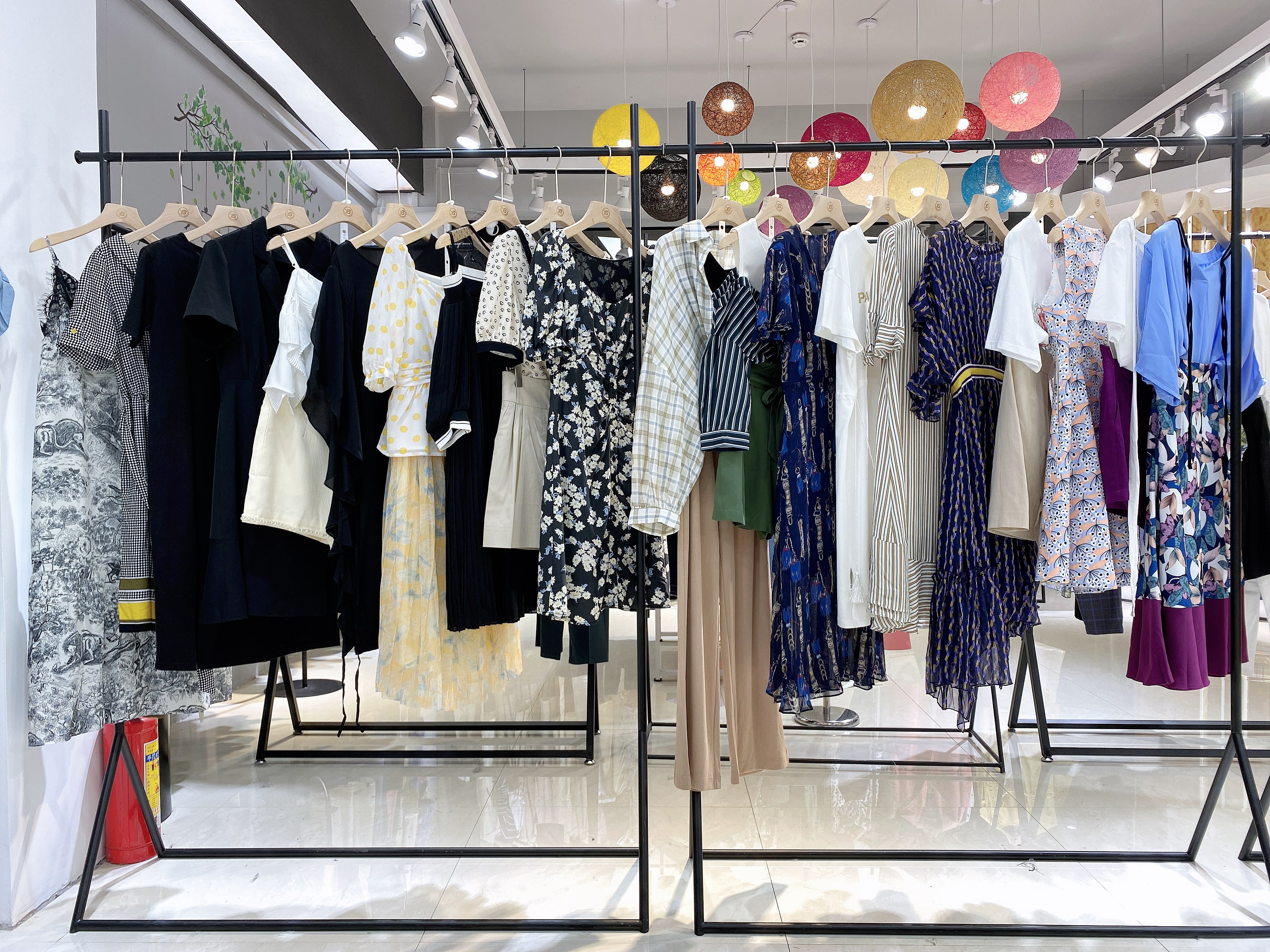 三彩女装官方旗舰店2021秋装直播,三彩品牌库存女装