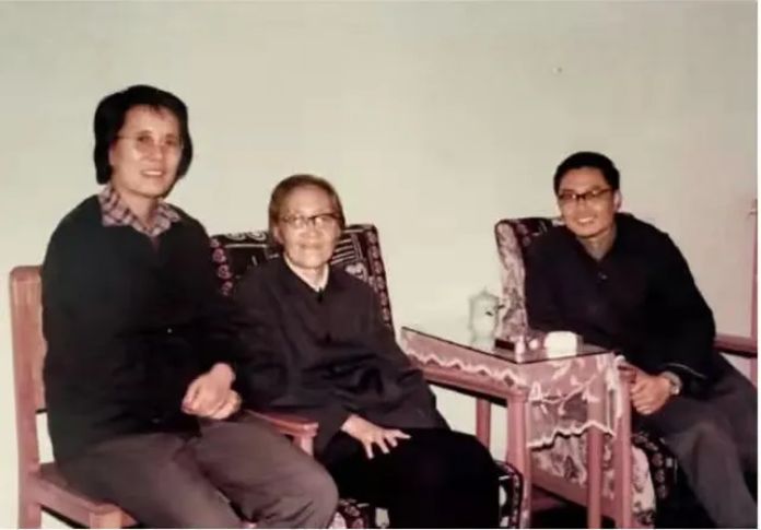 她拒绝诺奖毅然回国，为核事业“消失30年”，临终前捐出毕生积蓄