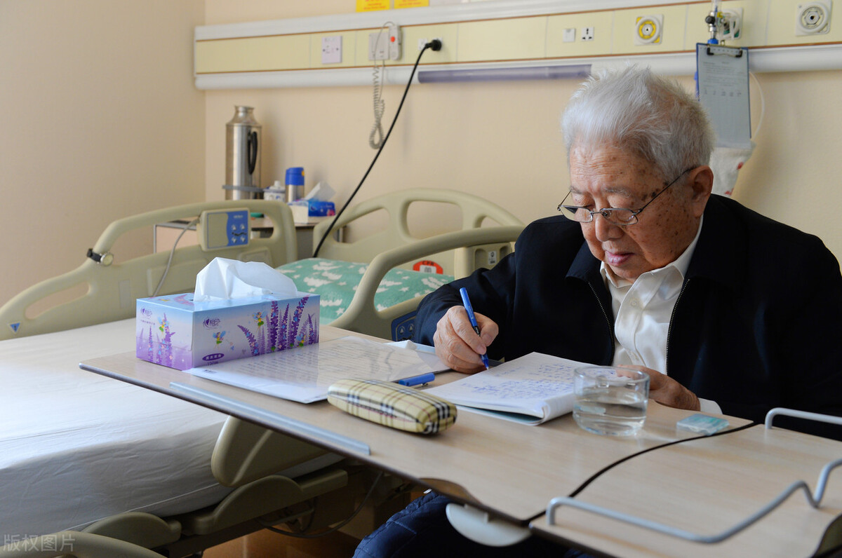 80岁院士研究肝癌,87岁院士罹患癌症