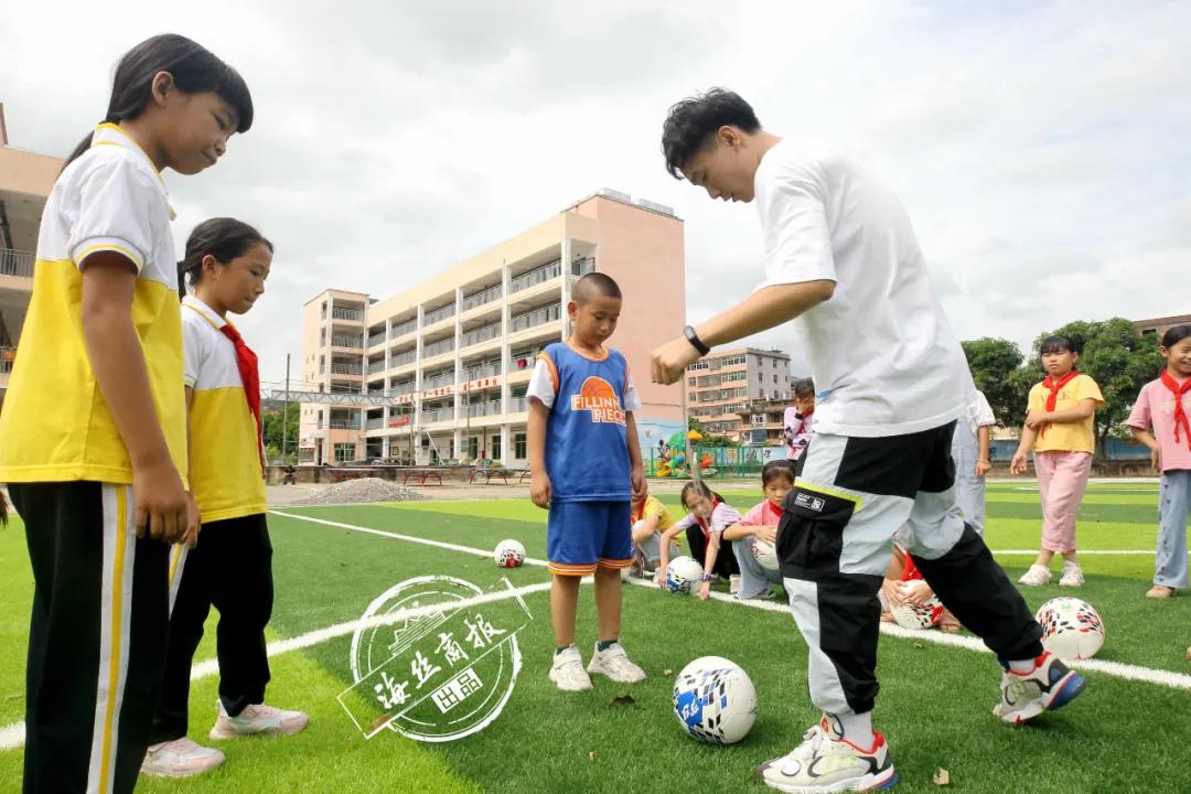南安市第三实验小学足球,南安公共足球场在哪里