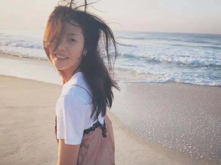 眼影画法新手肿眼泡单眼皮overtake,单眼皮肿眼泡也适用的液体眼影