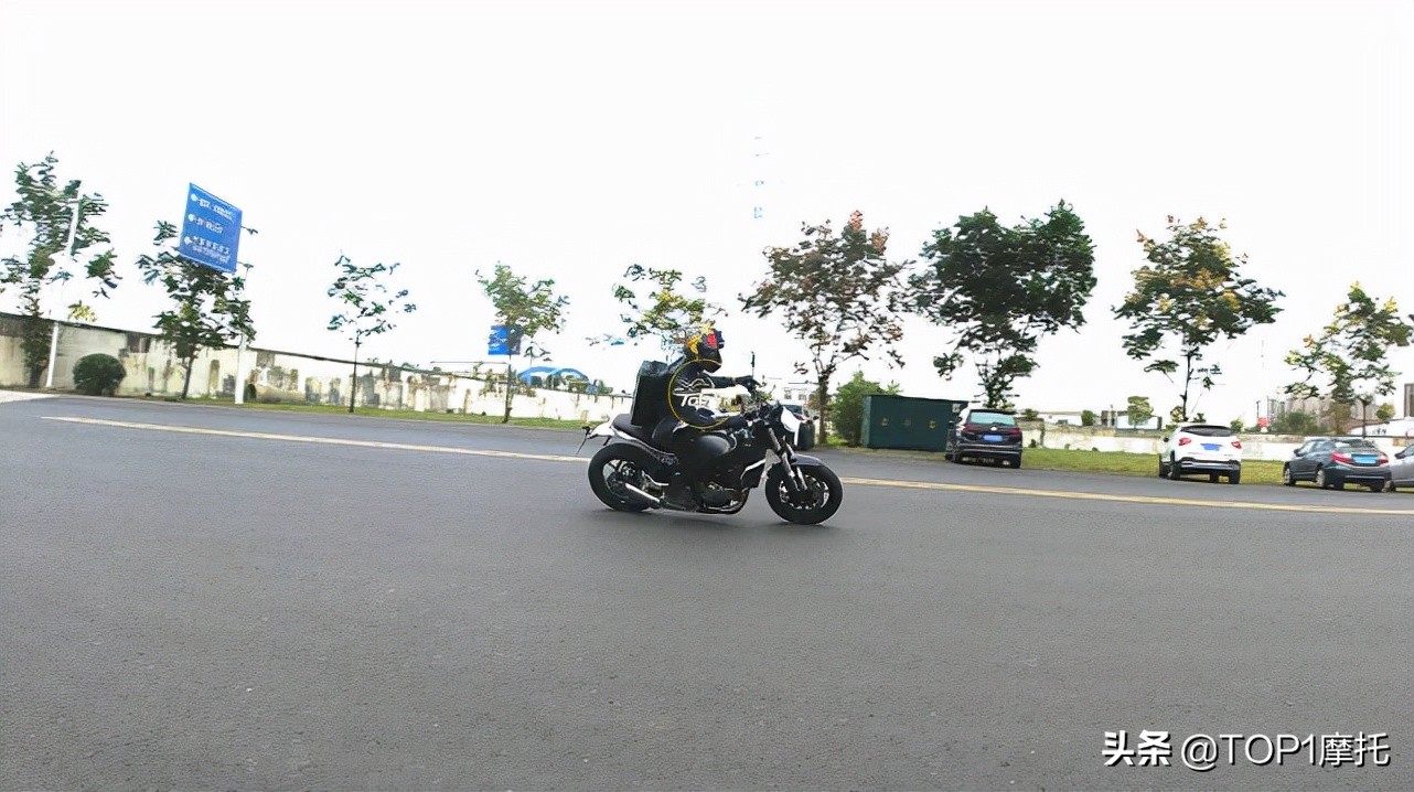 qjmotor逸550性能测评,qjmotor逸550复古摩托评测