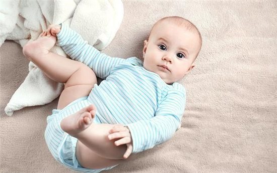 宝宝攒肚咋办,宝宝出现攒肚的现象要怎么办