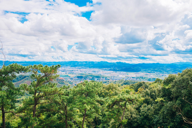 昆明西双版纳沿途的景点有哪些,昆明至西双版纳沿途旅游景点
