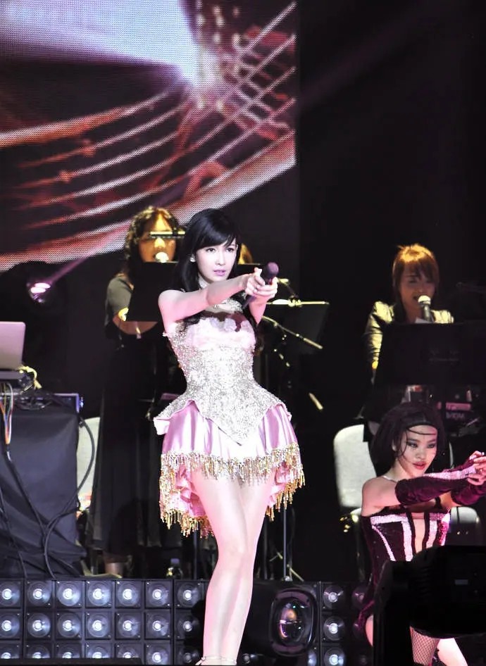 香港影坛6大绝色美人境况悬殊：张敏失业，关之琳活成亿万富婆