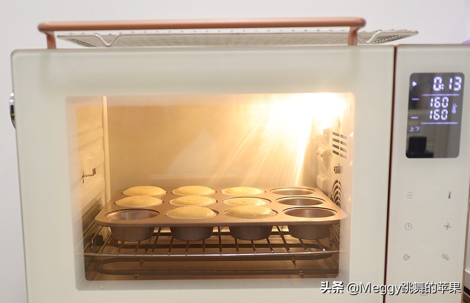 只需要鸡蛋面粉和酸奶做的蛋糕,用一个鸡蛋和蛋糕粉做早餐