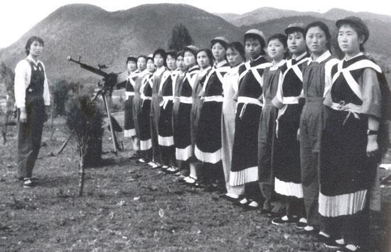 如何用枪把飞机打下,怎么用枪打飞行器