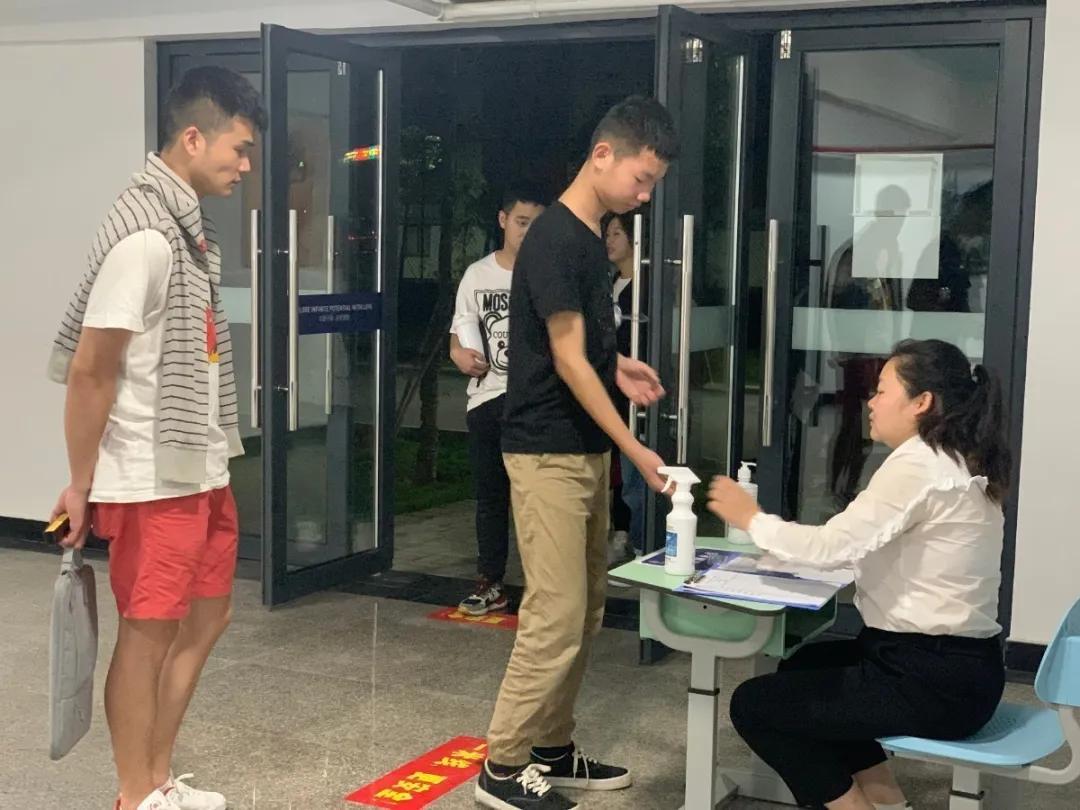 力迈国际学校南昌校园开放日,力迈国际学校南昌军训