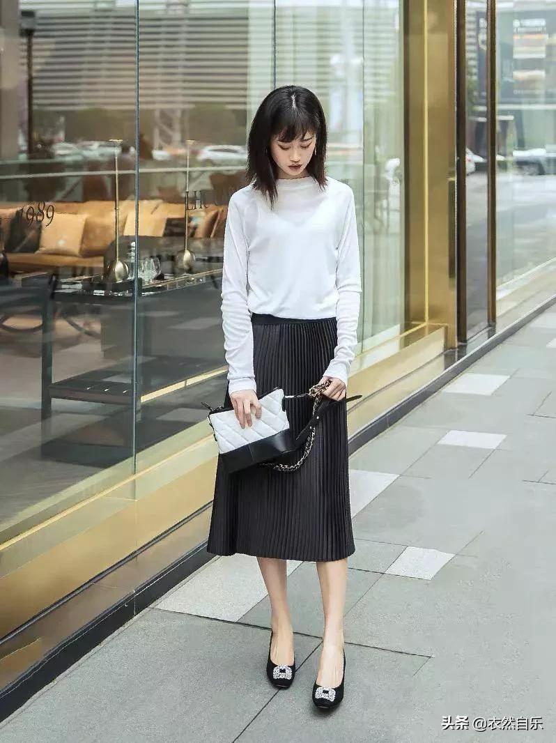 粗跟凉鞋不露脚趾穿搭,粗跟凉鞋搭配什么衣服好看