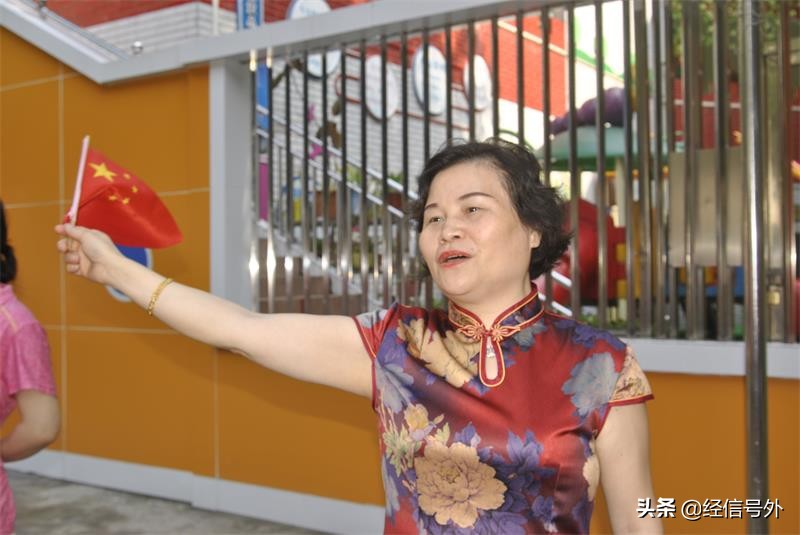 爱国主义教育从娃娃抓起,爱国主义情怀从小抓起从小培养