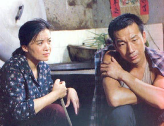 篱笆女人和狗不能这样活片尾曲,铜锁和狗剩媳妇在玉米地里说话