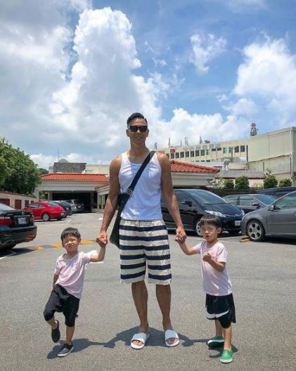 范玮琪哈佛学历疑似造假？老公黑人公布真相：为了供弟弟念书休学