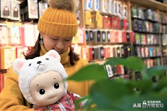 原来你是这样的“最美弯腰女孩”！1分钟系鞋带背后，竟是23年