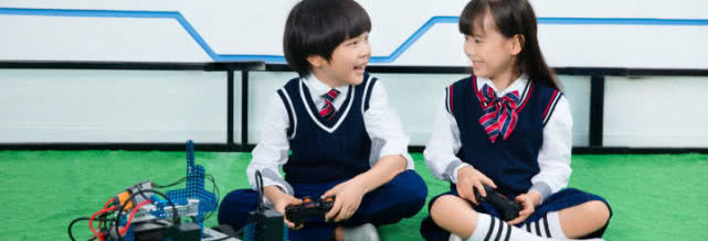 乐高课和早教哪个对孩子更有益,乐高教育分为几个层级