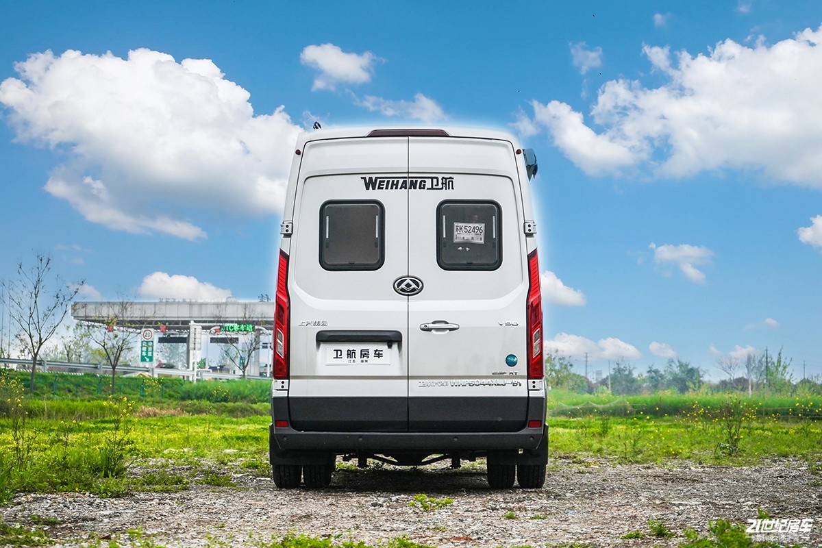 想要大空间?没门!恒温系统打造舒适二人世界,卫航V590B型房车