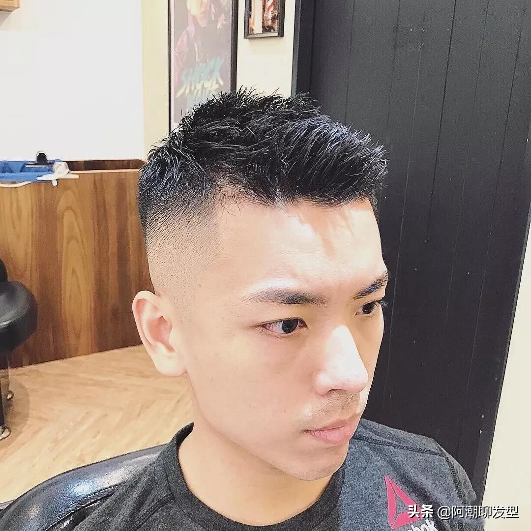 男士发型2020流行发型短发锡纸烫,男士m型短发发型2020流行发型