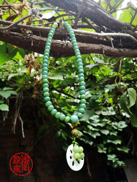 红楼梦翡翠雕刻吊坠,红楼梦文化艺术珍藏品