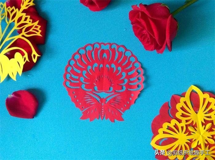 蝴蝶窗花剪纸图案大全步骤教程,蝴蝶剪纸贴在墙上如何布局很美