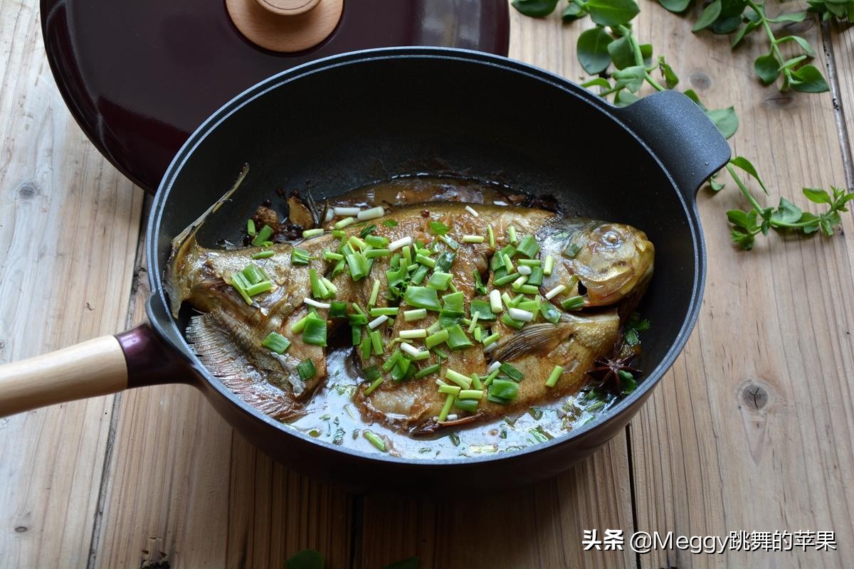 过年餐桌必备的三道年夜菜做法,春节年夜饭必做的10道菜硬菜