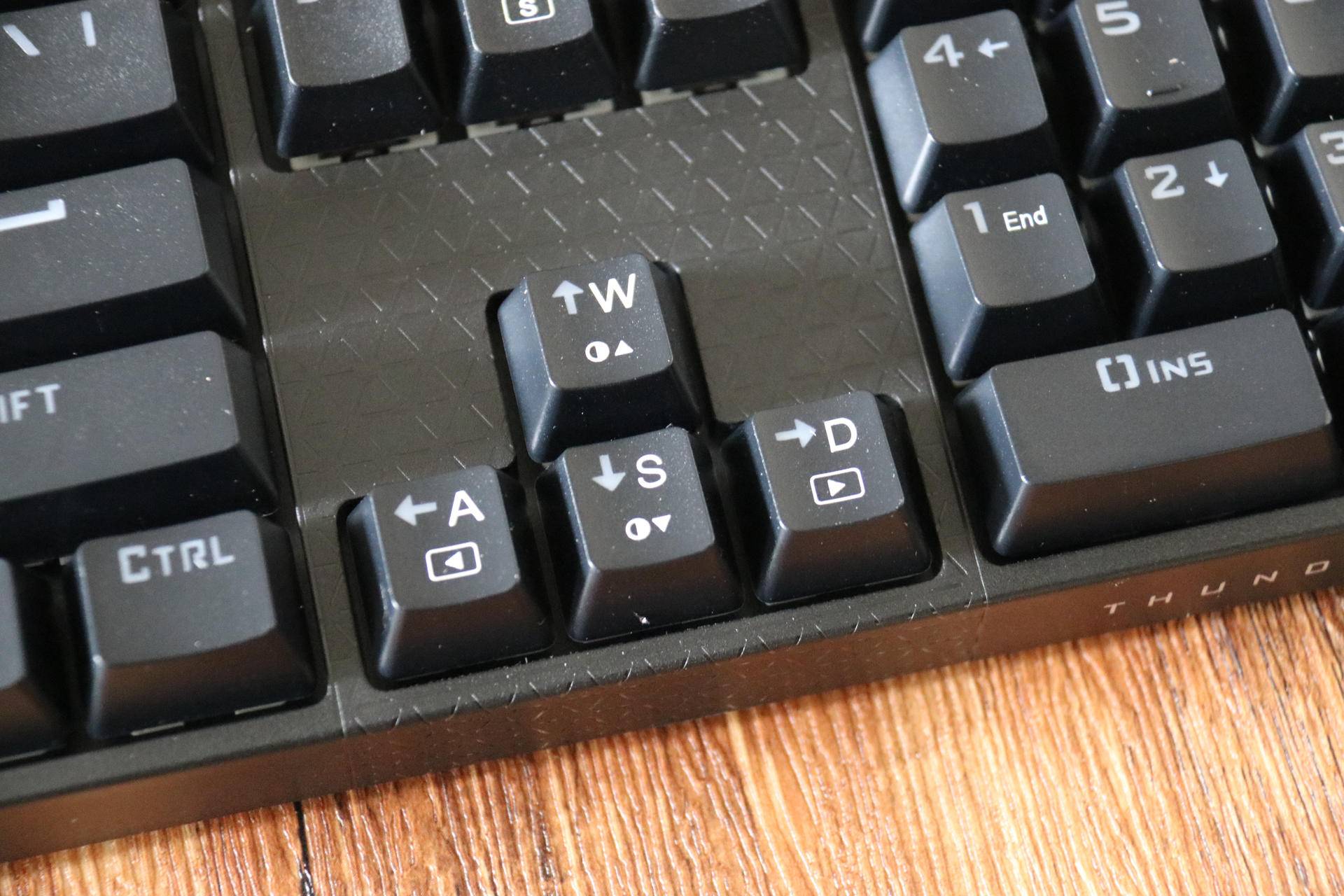 雷神k30青轴机械键盘,雷神kl30红轴无线机械键盘评测