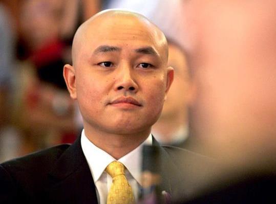 熬过12年铁窗生涯,黄光裕身后原来一直站着“不倒的靠山”