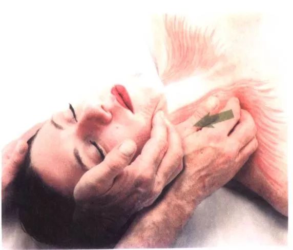 人不胖双下巴越来越严重是病吗,人不胖却有双下巴是怎么回事