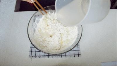 油饼怎样做吃着不油,油饼怎么做又软又香蓬松不醒面