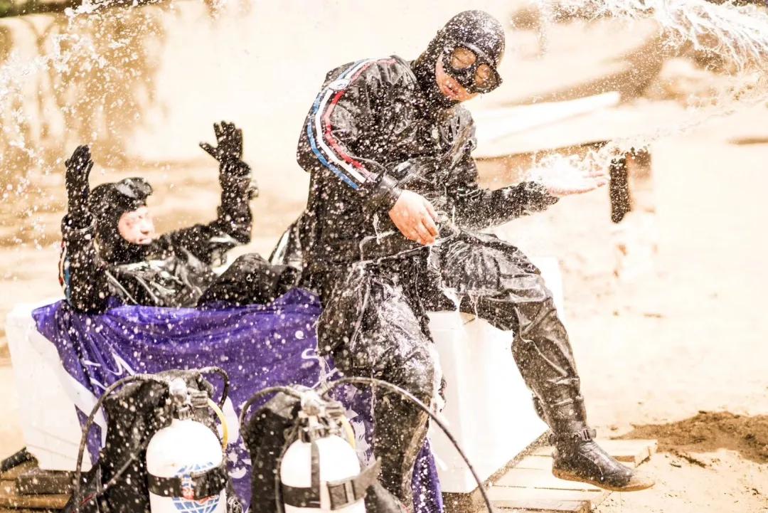 到巴丹吉林沙漠双色湖的路,去巴丹吉林沙漠玩要注意什么