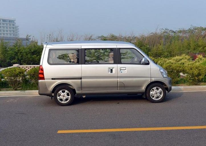 五菱宏光排量和马力,五菱宏光排量1.2和1.5哪个省油