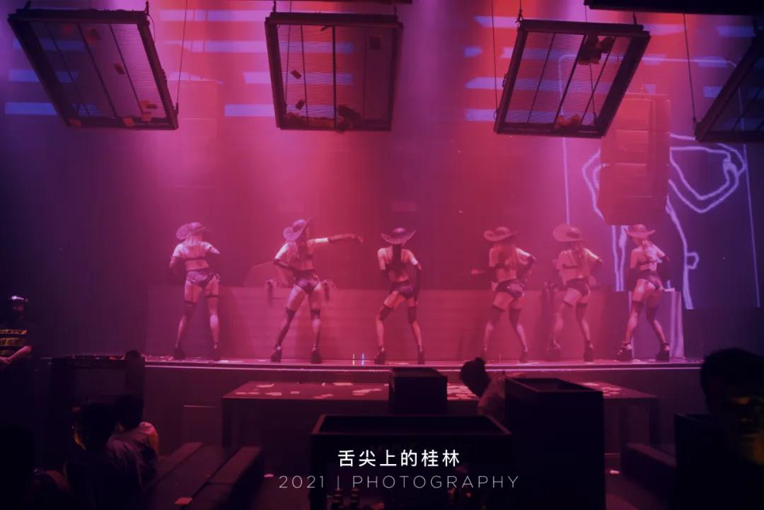 网红酒吧蹦迪卡点,极致氛围网红酒吧