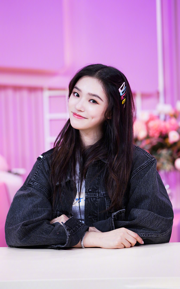 怎么画万圣节眼影教程简单,简单兔子妆容眼影