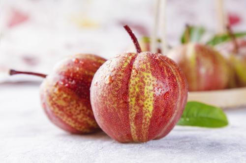 养肝日常可常吃这几种水果,养肝的人建议少吃这2种水果