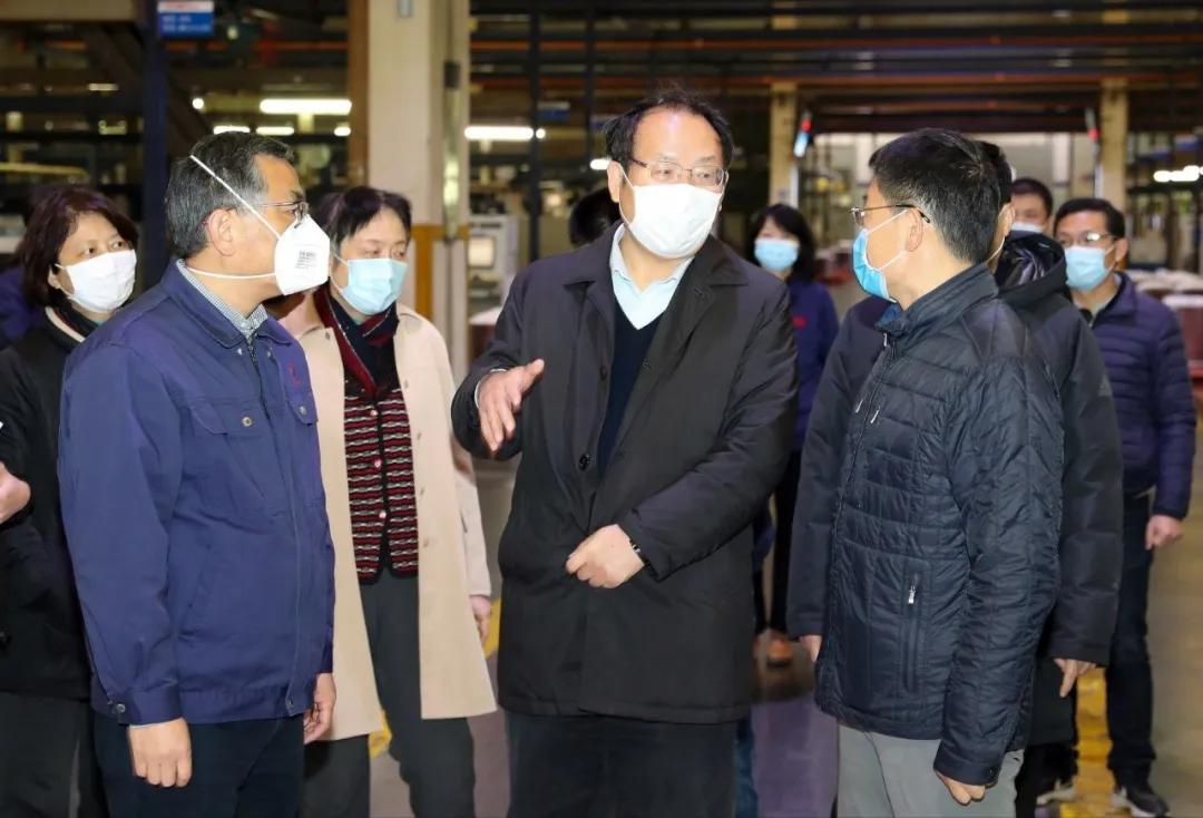 周喜安率队来铜实地督导统筹推进疫情防控和经济社会发展工作