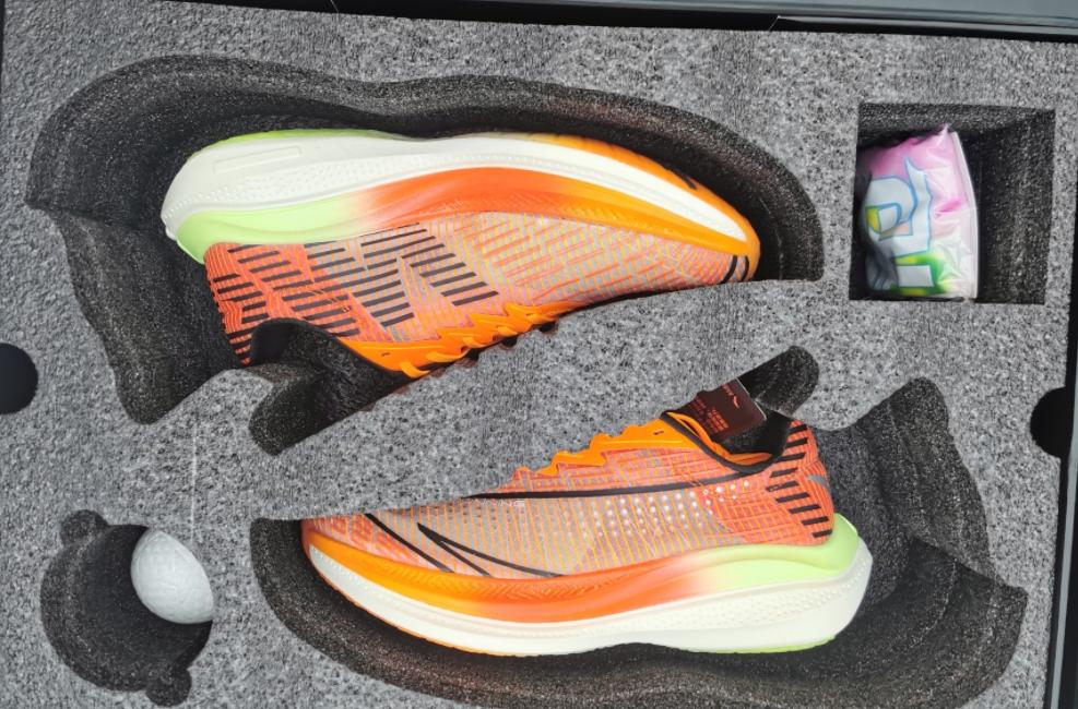 安踏儿童跑鞋哪个系列最好,安踏和耐克儿童篮球鞋对比