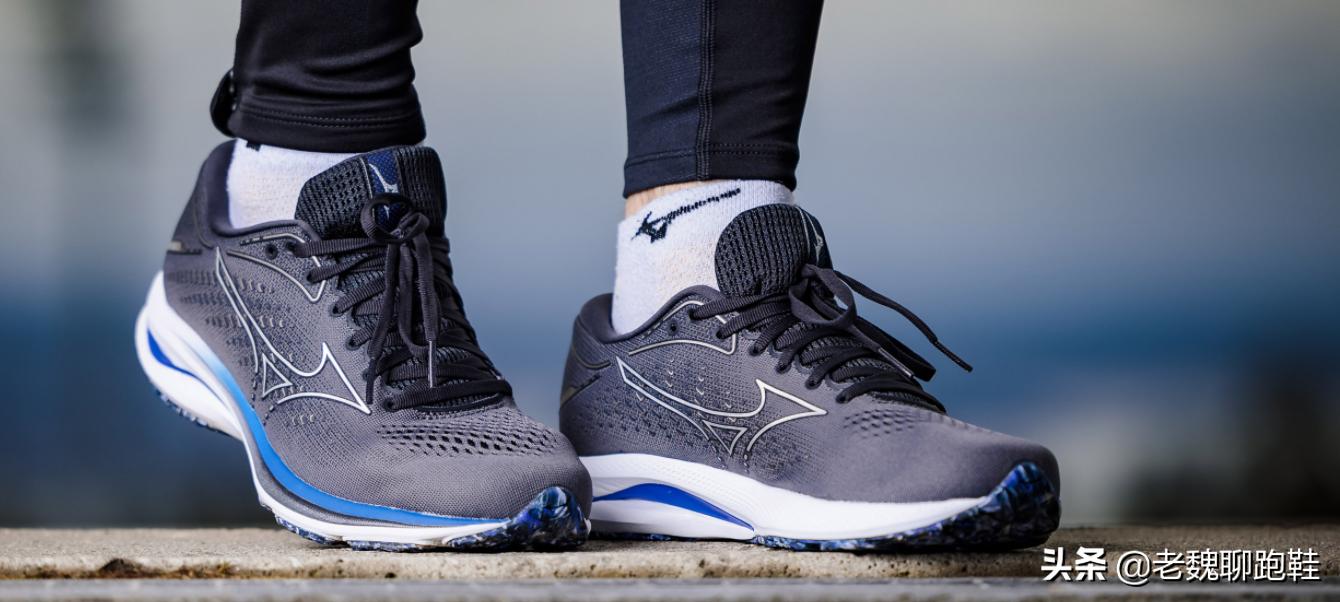 跑鞋不要买多少克的,新手选择轻的跑鞋还是稳定的跑鞋