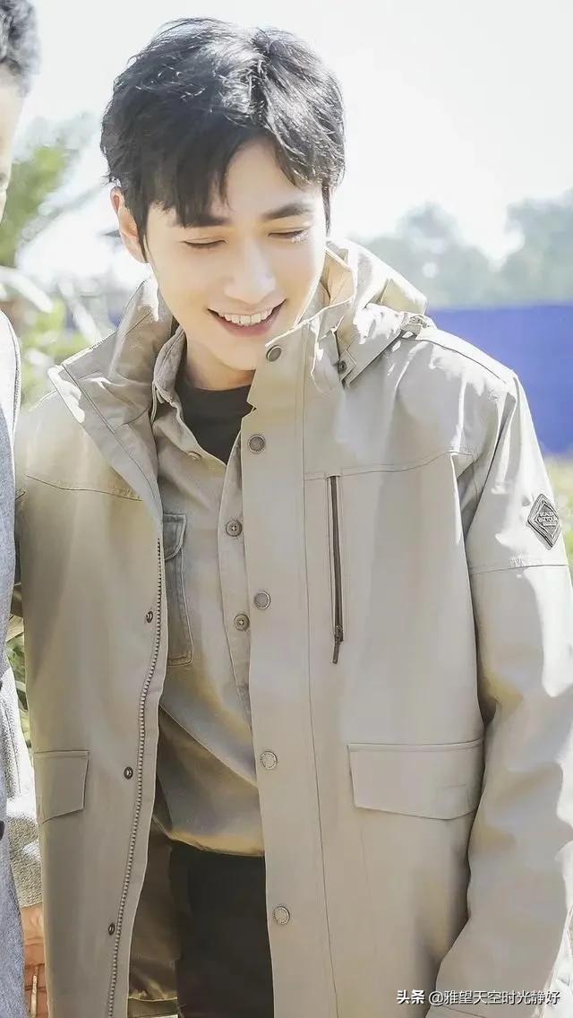 谁的笑容最治愈男明星,有没有治愈系笑容的男明星