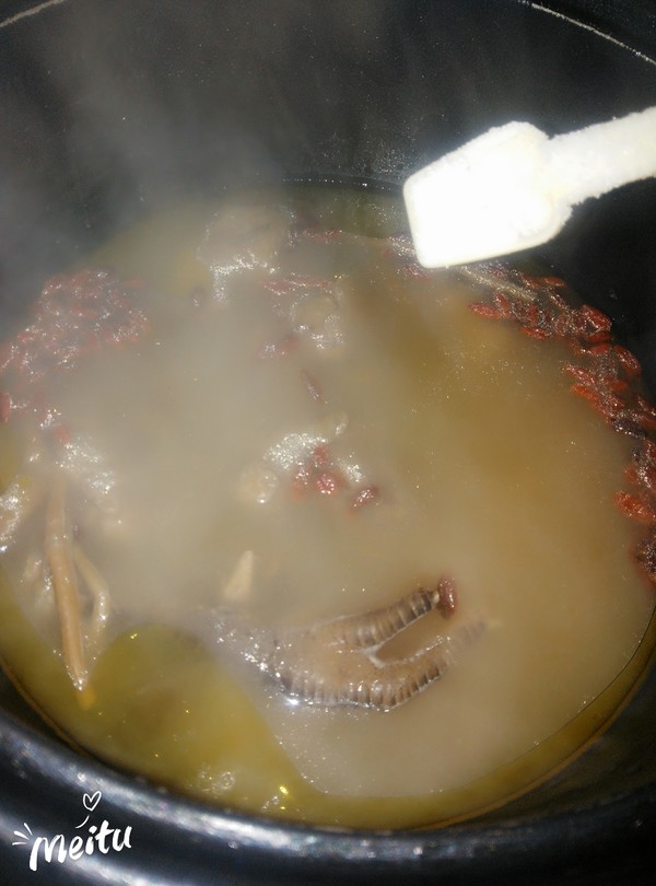 鸡汤不焯水怎么炖出来鲜亮,熬鸡汤要不要焯水