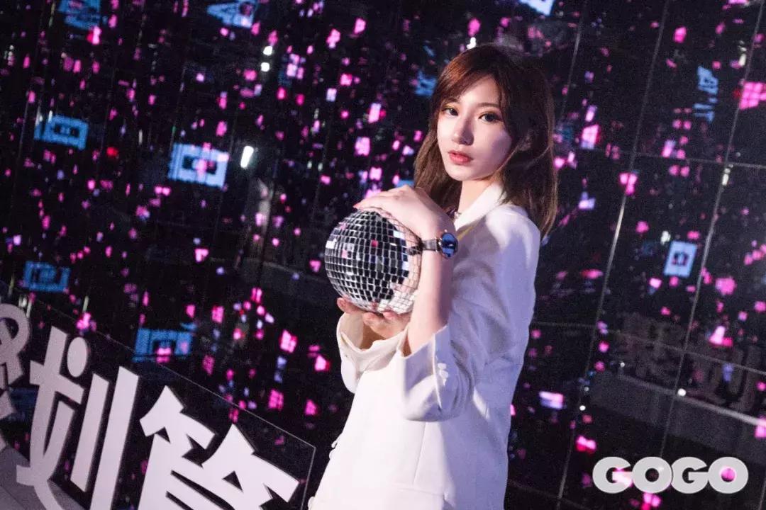 聚划算欢聚日光影之夜，开启满天星·光盛典