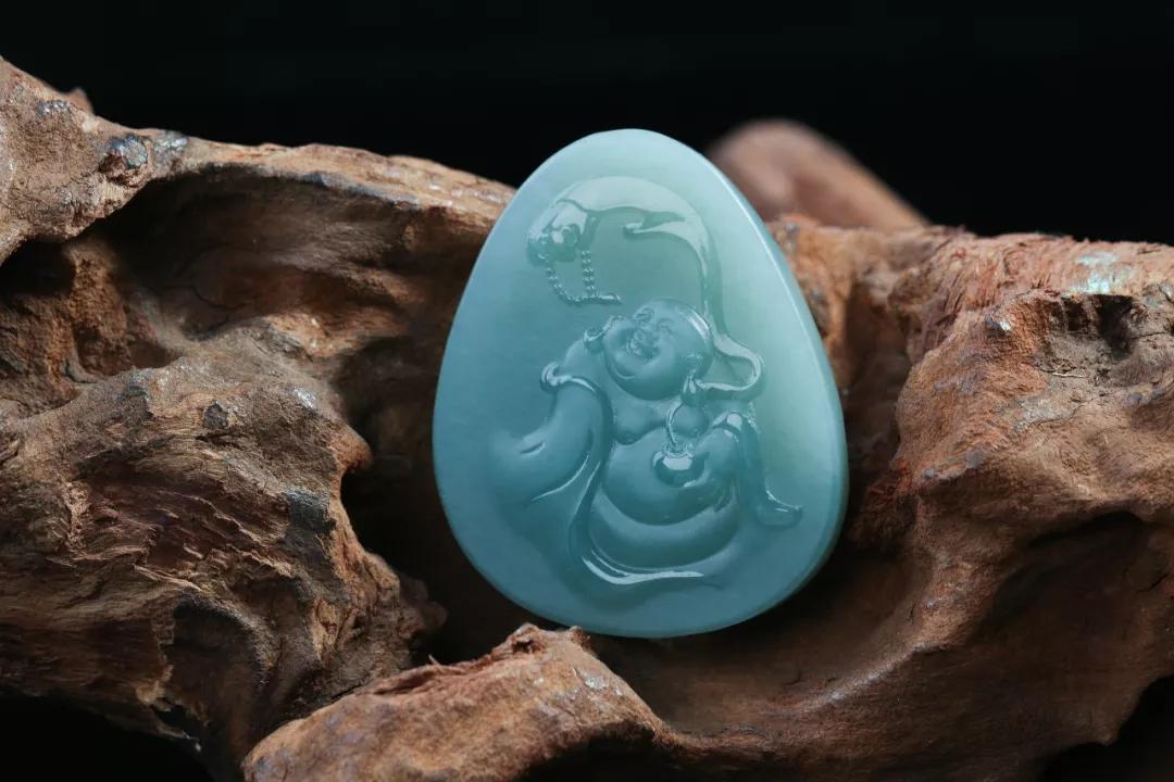 和田玉与戈壁羊脂玉有什么区别,疆沁和田玉