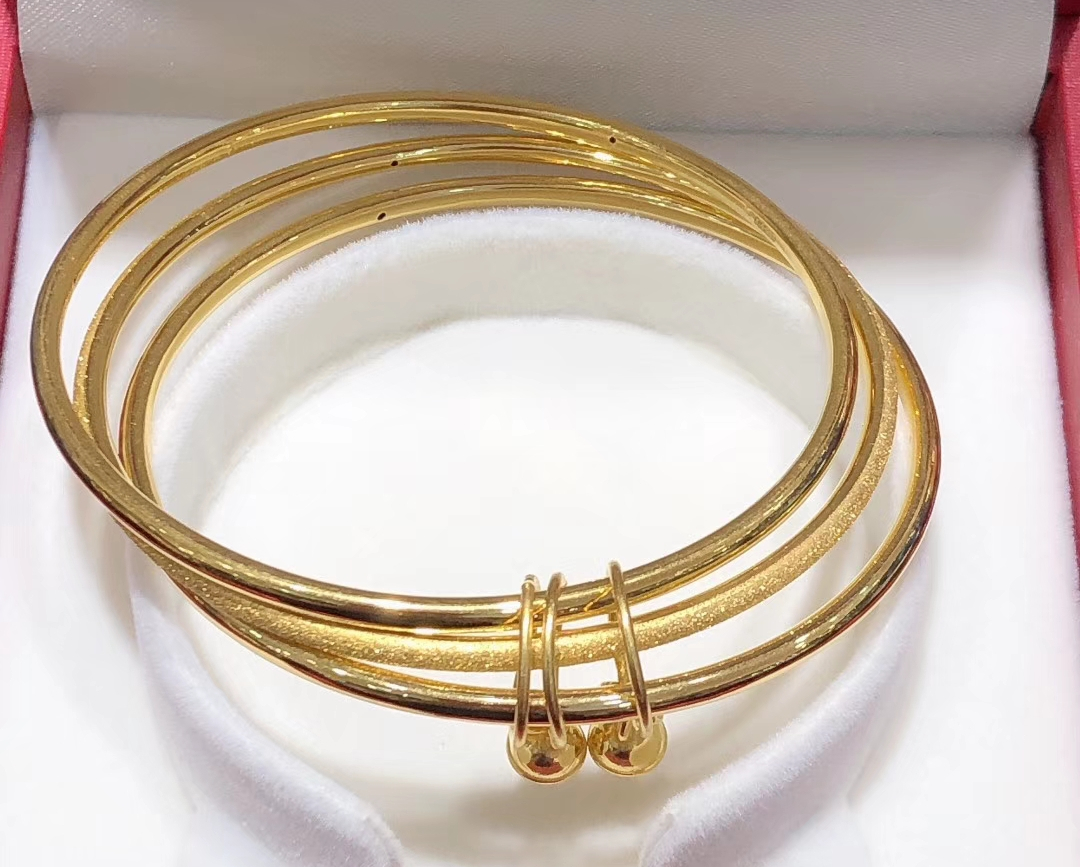 中年女性适合戴什么款式黄金手镯,适合年轻人戴的黄金手镯样式