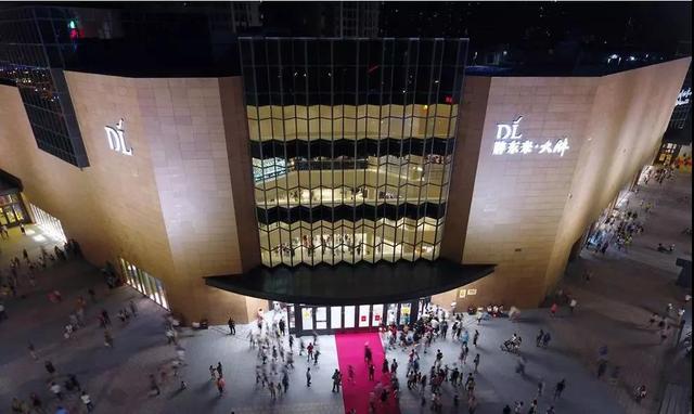 开店1小时就被挤爆:这家店凭什么让人感动到哭