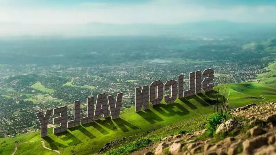 新书 | 首次曝光！“*底卧**”15年拍下250000张照片，他只选了这100张