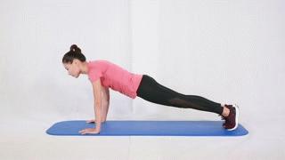 疫情严峻宅在家里怎么练？送给跑者5套不带重样的力量训练动作