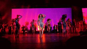 世纪婚礼花费7亿，顶级名流全部出席，奔驰镶满钻石