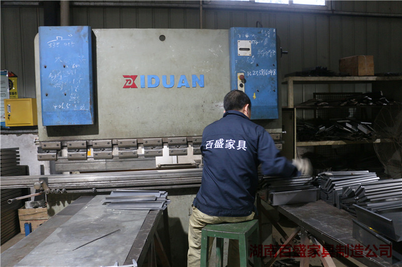 铁架床如何选比较环保,如何挑选铁架床