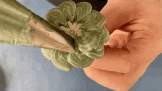 没有裱花袋裱花嘴泡芙奶油怎么挤,奶油裱花嘴怎么自做